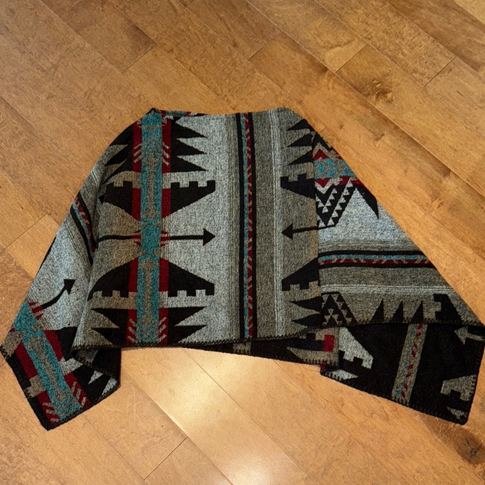 Western poncho Geometric Aztec Pattern